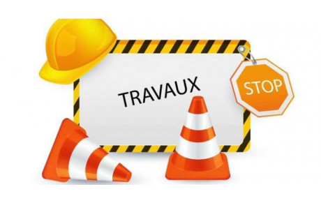 🚧 Le service technique de la commune profite de cette période pour faire une beauté à nos terrains. 🚧