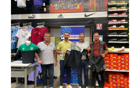 Merci à INTERSPORT Lescar et à notre partenaire RENOV &amp; CO 64 pour cette remise des packs Séniors 👏🏻